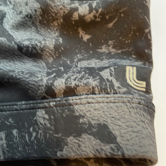 Lolë black and gray Sports Bra size Small in new condition - Picture 3 of 13